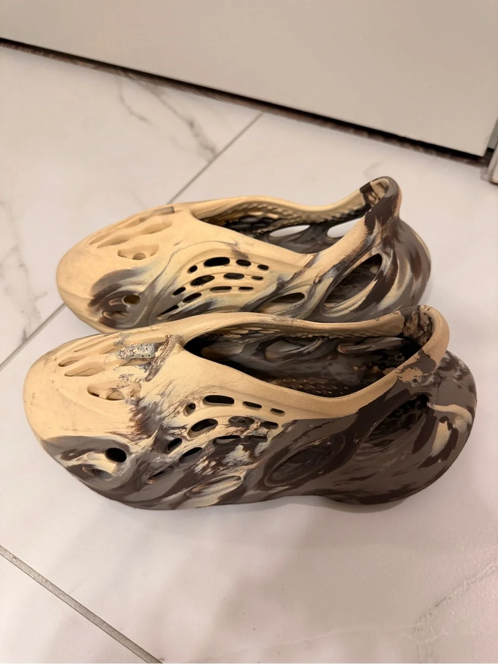Yeezy Foam Runner MX Cream Clay – Size 8 – Worn